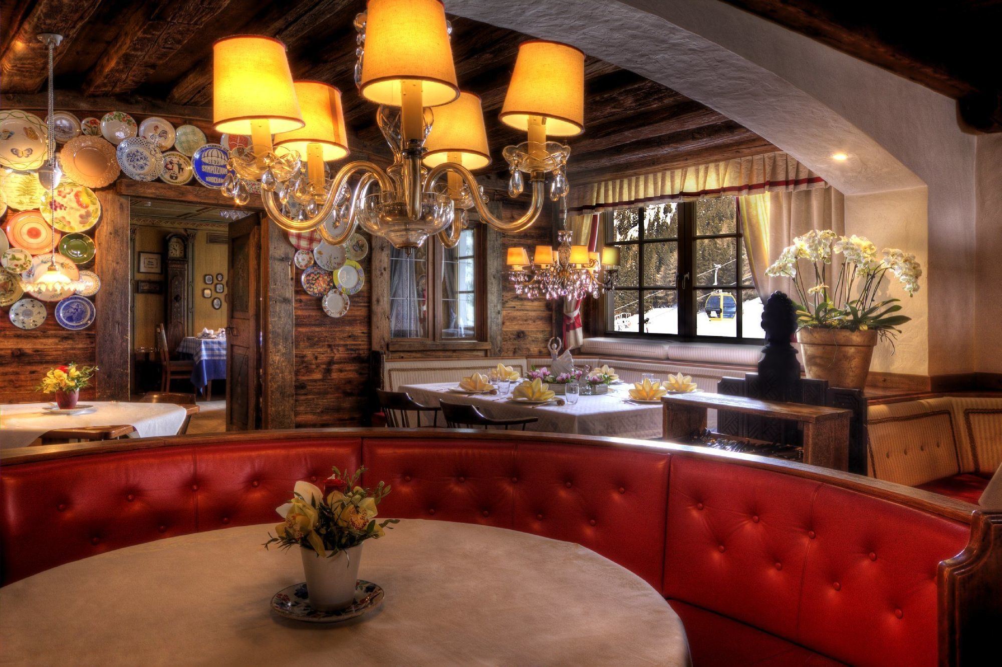 Hotel La Perla: The Leading Hotels Of The World Corvara In Badia Restaurante foto
